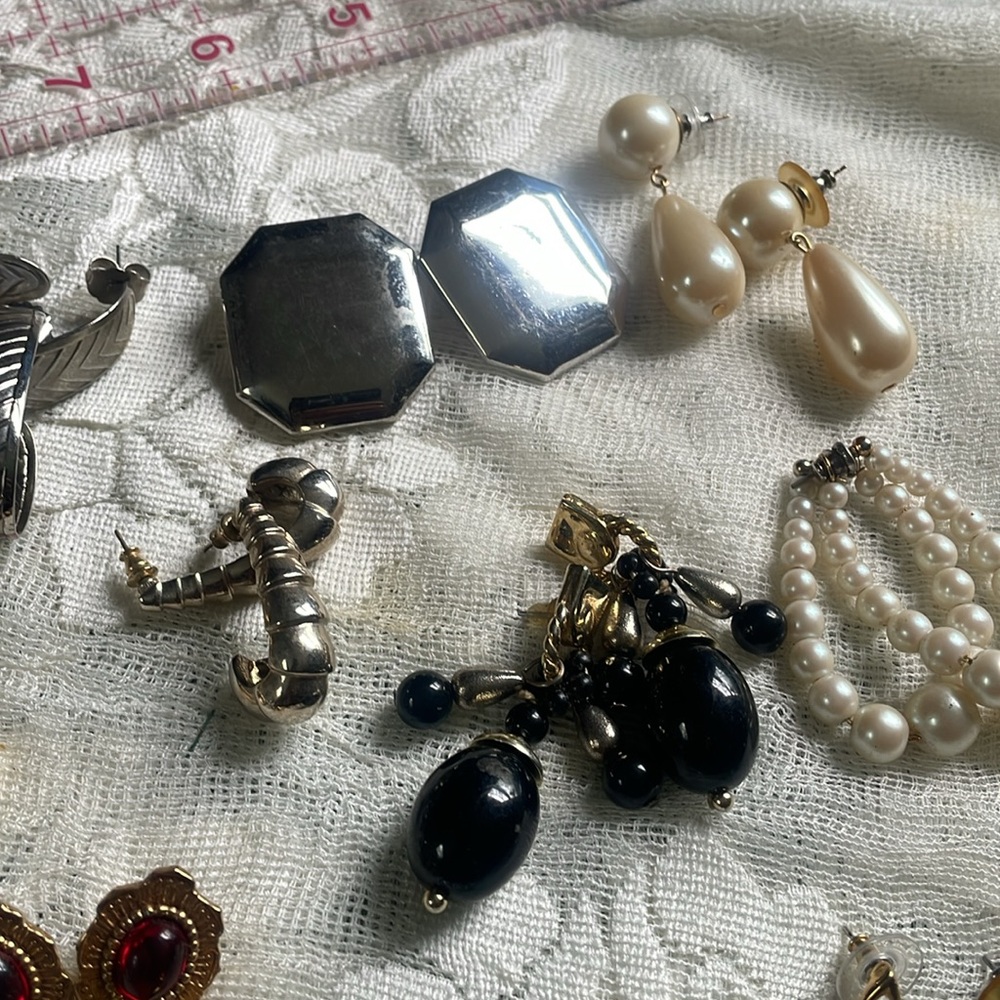 Random earrings - Picture 3 of 5